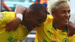 Mamelodi Sundowns em campo após atraso devido a protocolo de tempestade em Orlando. Reprodução: Esporte IG