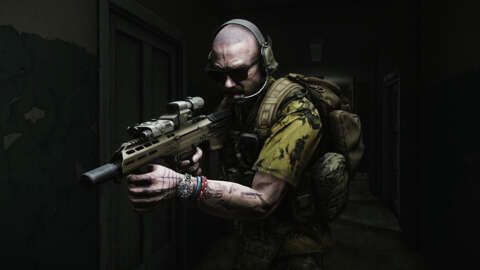 Jogador em Escape From Tarkov armado e preparado para incursão tática no jogo.
