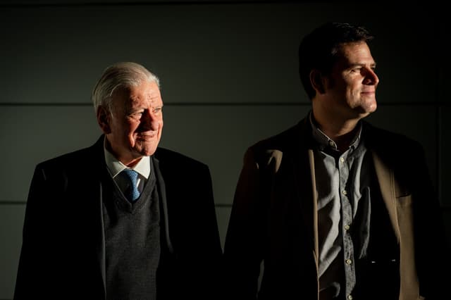 Cardiologistas Fuster e Ibáñez, no CNIC de Madrid, apresentam resultados de estudo. Reprodução: Retorno do item 11