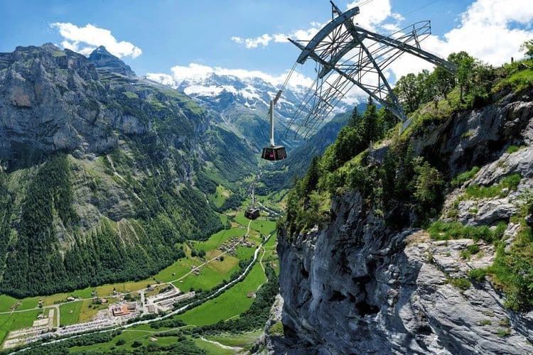 Novo teleférico na Suíça é o mais íngreme do mundo