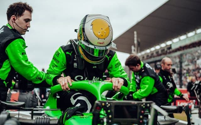 Bortoleto comenta metas para o GP do Azerbaijão após bom desempenho em Monza. Legenda da imagem. Reprodução: Divulgação/Sauber