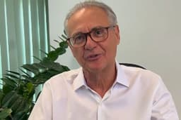 Senador Renan Calheiros será indicado como presidente da comissão mista sobre a Medida Provisória do IOF. Reprodução: Ricardo Mota