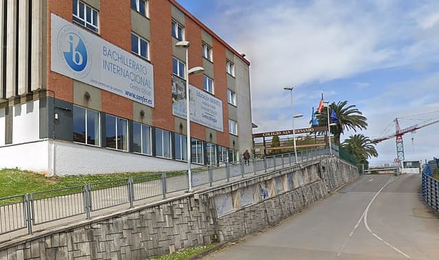 Menino de 12 anos morre de forma súbita durante treino escolar em Avilés. Reprodução: El País
