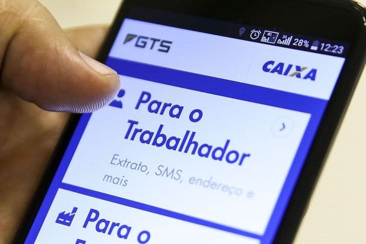 Dificuldades no saque-aniversário do FGTS surpreendem beneficiários