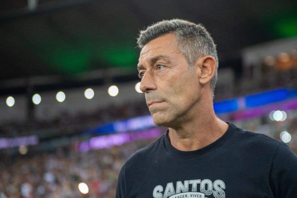 Neymar em campo, mas time não apresenta resultados positivos em partida. Reprodução: Globo