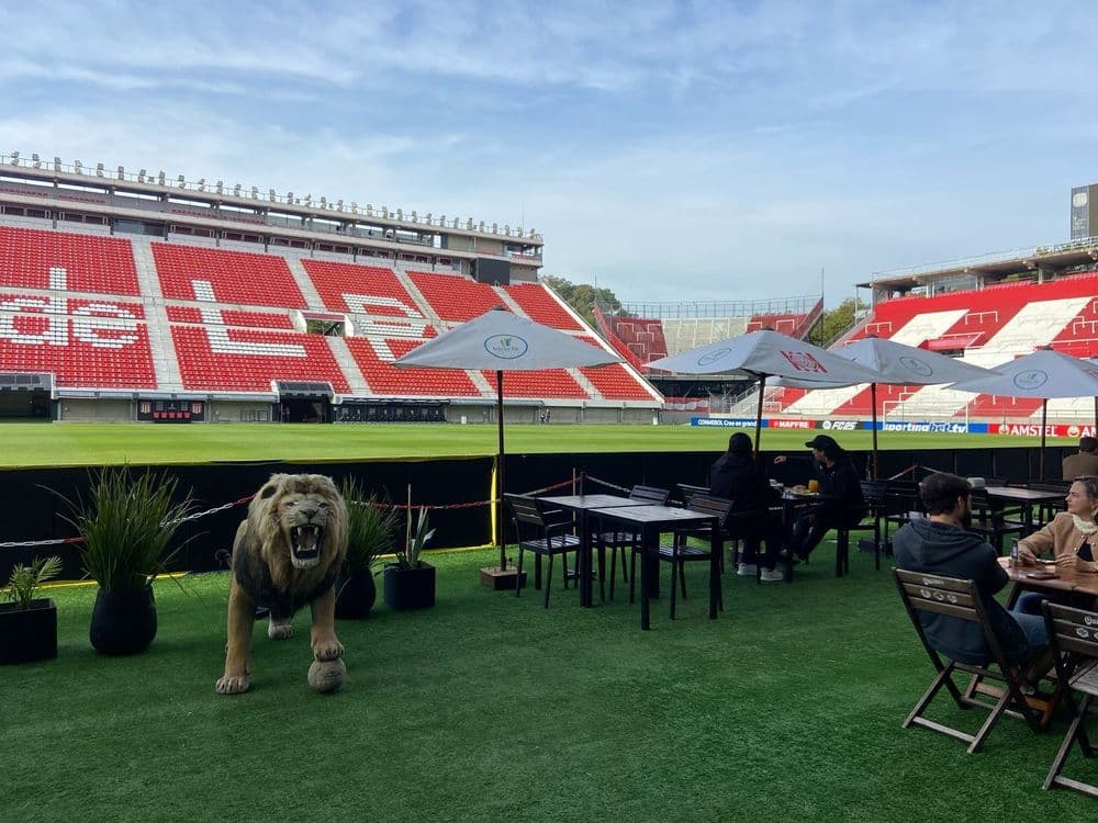 Torcida se prepara para grande festa no estádio Jorge Luis Hirsch em busca de reabilitação na Libertadores. Reprodução: Globo