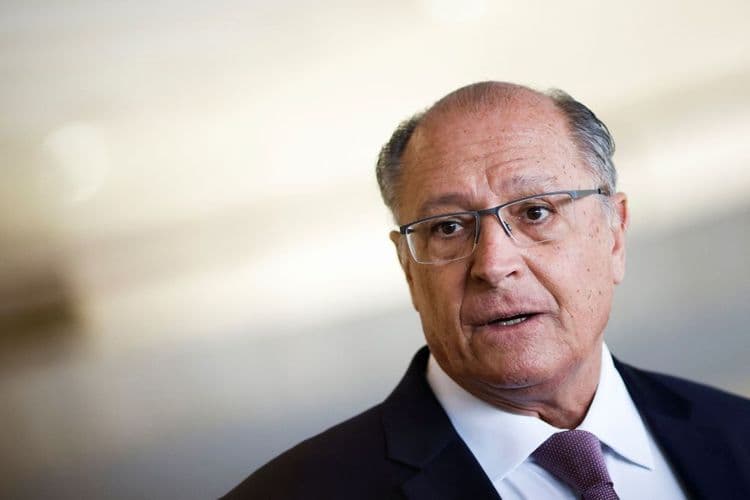 Vice-presidente destaca a importância do diálogo diante de tarifas impostas por Trump ao Brasil. Reprodução: CNN Brasil