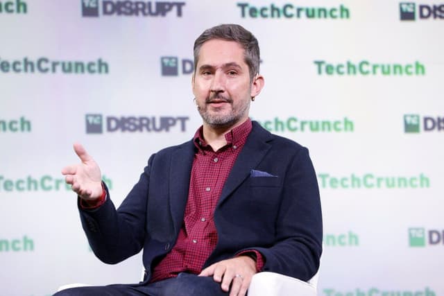 Kevin Systrom critica abordagem excessiva de empresas de IA para aumentar engajamento. Reprodução: TechCrunch