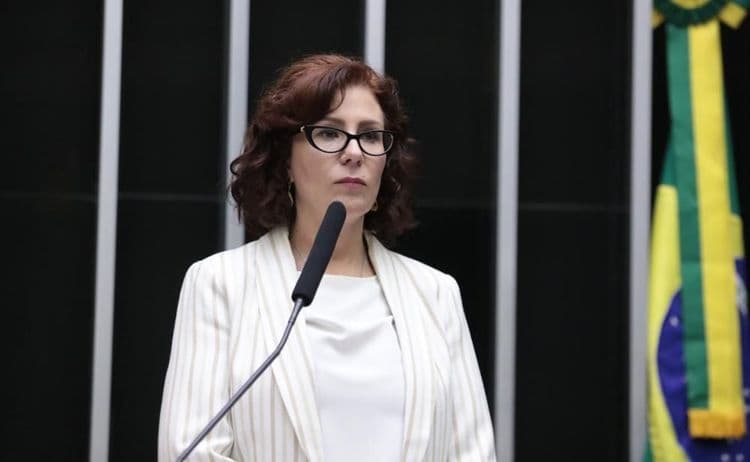 Zambelli Enfrenta Julgamento por Porte Ilegal de Arma