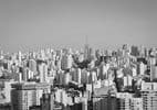 Grande São Paulo com chuviscos e céu nublado; temperaturas abaixo de 20°C — público deve se agasalhar. Legenda da imagem. Reprodução: UOL Cultura