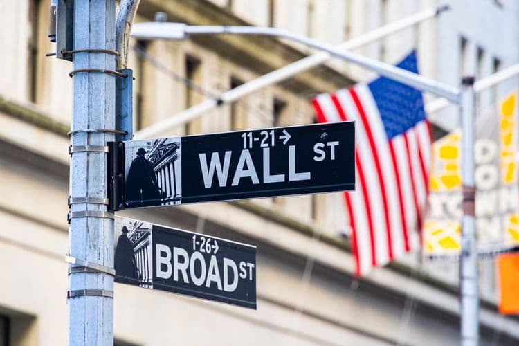 Navid Mahmoodzadegan destaca a necessidade de acabar com a cultura de hazing em bancos de investimentos. Reprodução: Business Insider