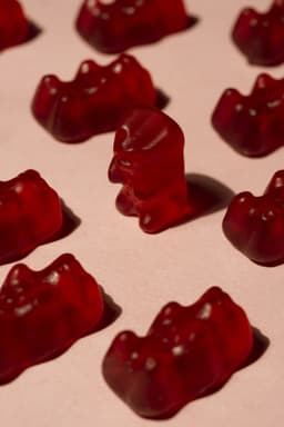 Goma de morango vegana é uma alternativa saudável e nutritiva, rica em fibras e vitaminas. Legenda da imagem. Reprodução: Globo