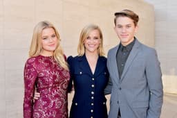 Reese Witherspoon compartilha experiências de maternidade em meio à carreira em Hollywood.; Reprodução: Business Insider