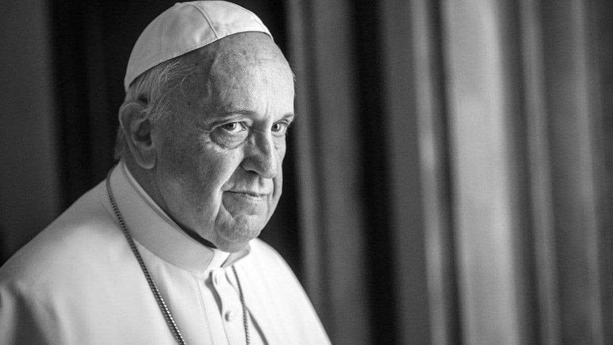 Papa Francisco falece aos 88 anos, marcando o fim de uma era. Reprodução: IG.