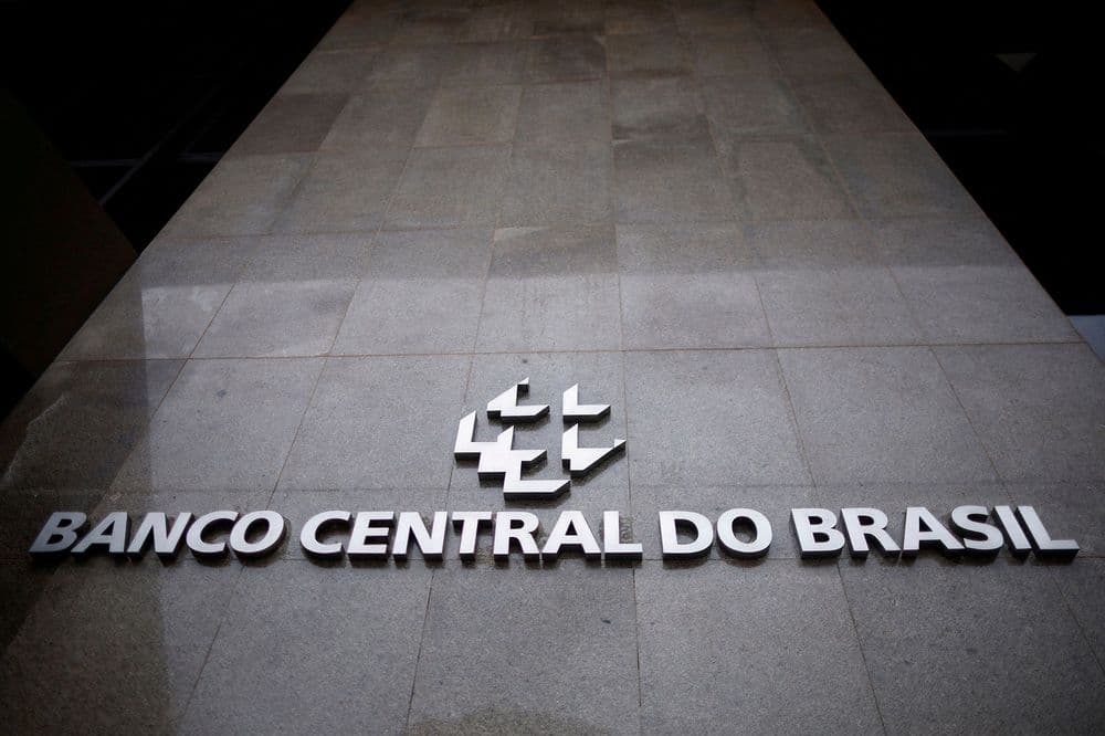 Fluxo Cambial do Brasil em Queda em Fevereiro