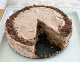 O famoso bolo de gelo de mocha da chef Ina Garten. Reprodução: Business Insider