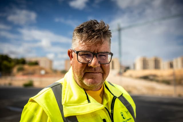 Trabalhador de conservação de estradas em Albacete comenta os perigos da profissão. Reprodução: Retorno do item 11