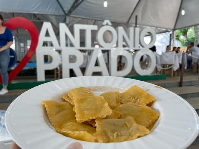 Antônio Prado, cidade italiana no RS, reúne patrimônio histórico e festivais como a FenaMassa. Legenda da imagem. Reprodução: Retorno do item 11