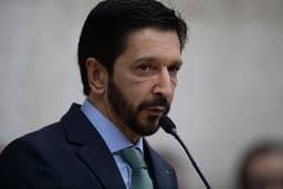 Projeto de Nunes para municípios terem poder nas concessões de energia permanece no Congresso. Reprodução: Oglobo