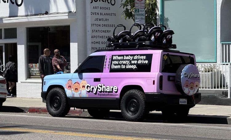 Conceitos do carro elétrico da Slate Auto são exibidos nas ruas da Califórnia. Reprodução: TechCrunch