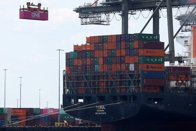 Déficit Comercial dos EUA Atinge US$ 98,43 Bilhões em Dezembro