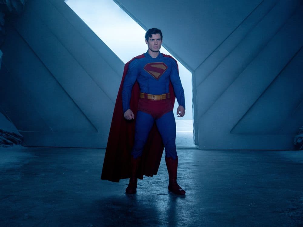 David Corenswet interpreta Superman no novo filme que marca a reinvenção do universo DC.; Legenda da imagem. Reprodução: Business Insider