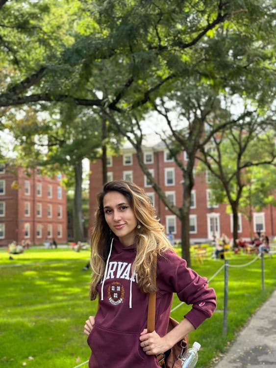 Estudantes internacionais de Harvard adotam medidas extremas para evitar represálias do governo Trump. Reprodução: Globo
