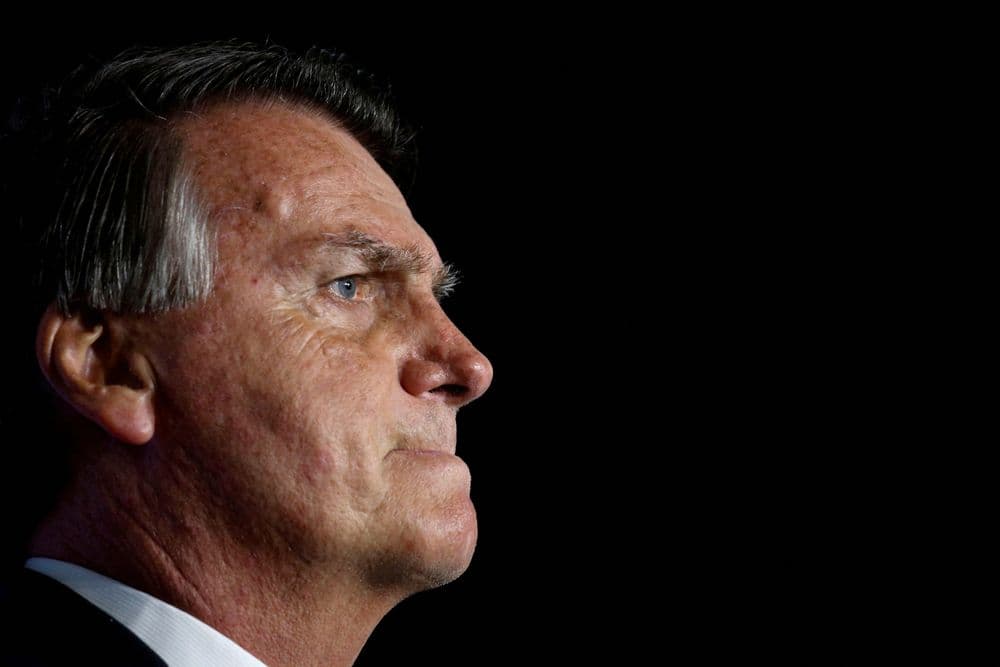Trump expressa apoio a Bolsonaro em carta, gerando reações negativas no Brasil. Reprodução: Globo