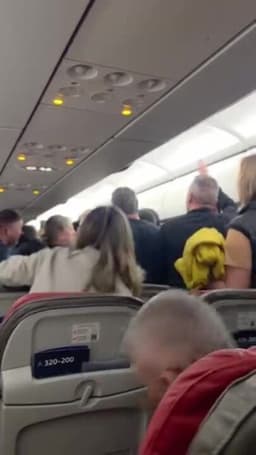 Desespero de passageiros durante incêndio no aeroporto de Guarulhos.. Reprodução: G1