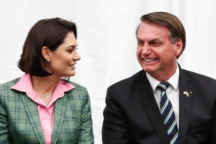 Equipe médica realiza procedimento para tratar obstrução intestinal do ex-presidente. Reprodução: CNN Brasil
