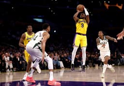 Bronny James Brilha com 17 Pontos e Prova seu Valor