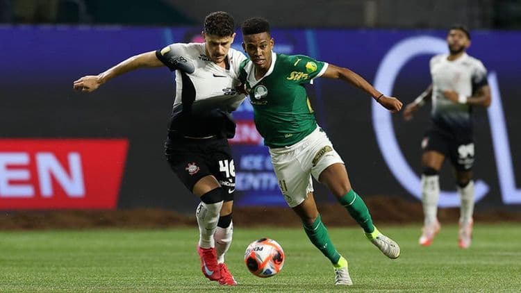Palmeiras e Corinthians empatam no clássico do Paulistão
