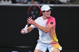 João Fonseca vence Kotov em Phoenix e avança