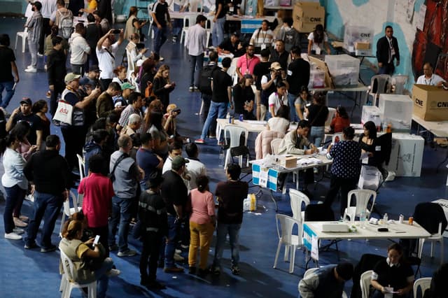 OEA pressiona por rapidez no escrutínio da eleição hondurenha, enquanto governo exige anulá-la.. Reprodução: Elpais