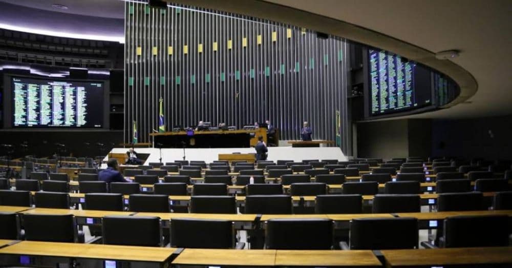 A arrecadação do IOF em junho chegou a 8 bilhões de reais, crescimento de 38% em relação ao ano passado.; Reprodução: Veja
