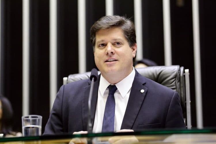 MDB busca presidenciável de centro para 2026