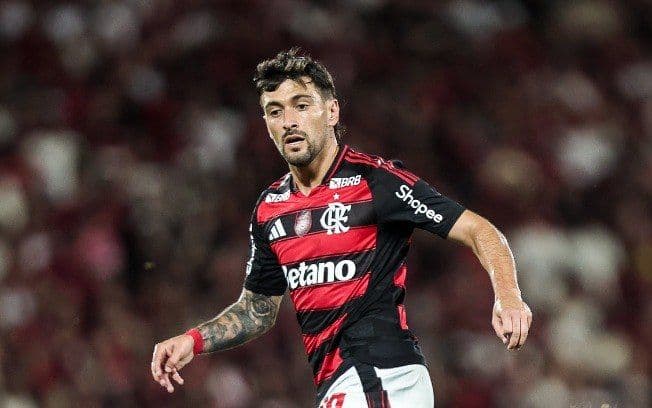 Arrascaeta brilha no triunfo do Flamengo sobre o Santos, com participação direta em gol. Reprodução: Retorno do item 11