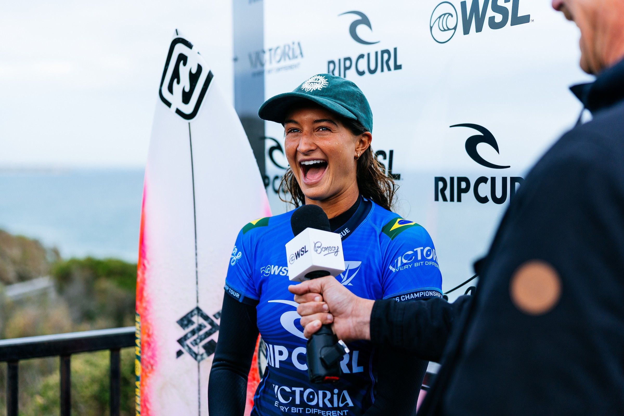 [Luana Silva em Bells Beach, fica em quinto na WSL]. Reprodução: Ge