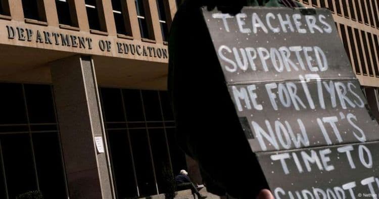 Trump Inicia Desmantelamento do Departamento de Educação