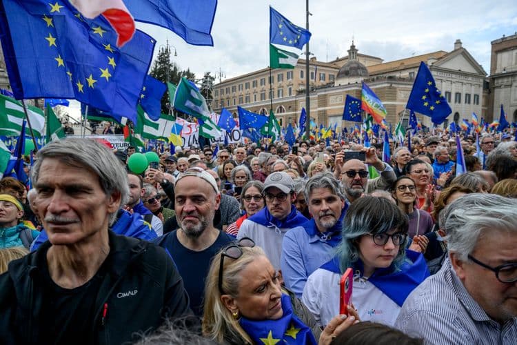 Concentração em Madri clama por uma Europa social e democrática. Reprodução: El País