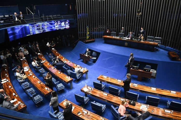 Parlamentares discutem a pressão por uma CPI após mudanças na Previdência Social. Reprodução: CNN Brasil