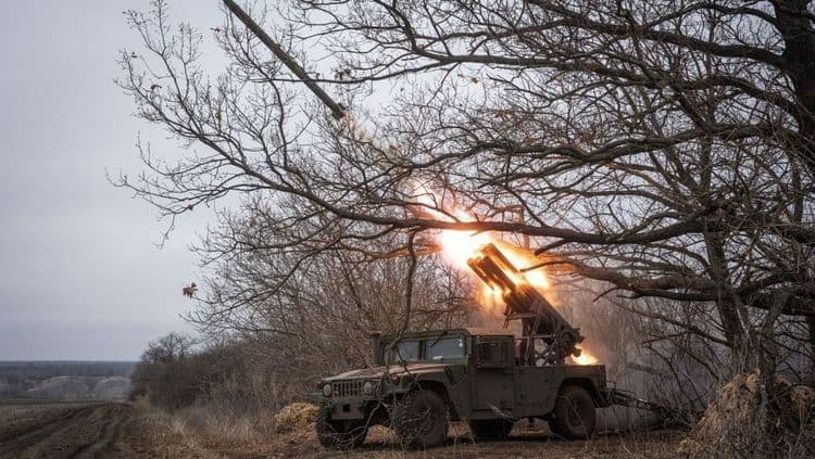 Conflito na Ucrânia: Rússia alega controle de cidade estratégica