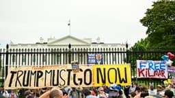 Milhares de manifestantes protestam contra o presidente Donald Trump em diversas cidades dos EUA.; Reprodução: AFP