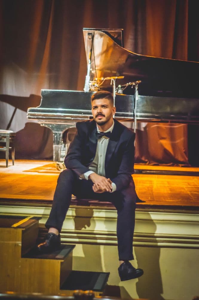 Felipe Naim realiza recital com obras de mestres da música erudita na Usina Cultural Energisa. Reprodução: Globo.