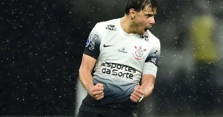 Romero celebra após marcar o gol que garantiu a vitória do Corinthians. Reprodução: Terra