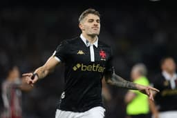 Pablo Vegetti renova contrato com o Vasco até 2026