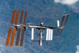 Mudanças na diretriz da administração Trump afetam os planos da NASA para a presença humana na órbita terrestre. Reprodução: Gizmodo