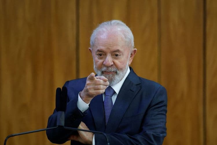 Guimarães e Gleisi são os favoritos na articulação do governo