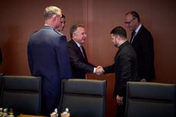 [Zelenski e líderes europeus pressionam Trump a atenuar concessões à Rússia na Ucrânia]. Reprodução: Elpais