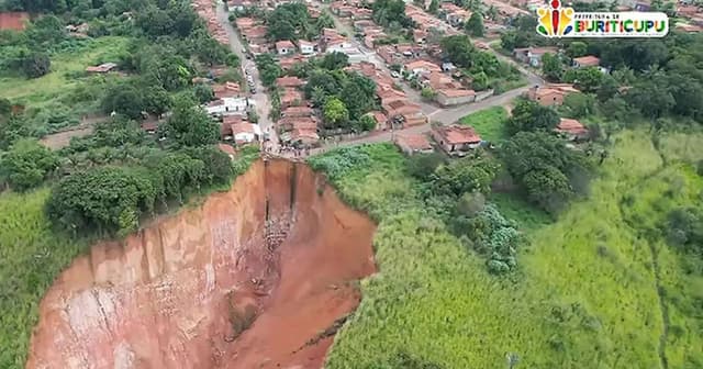 Cratera avança e coloca cidade em risco no Maranhão